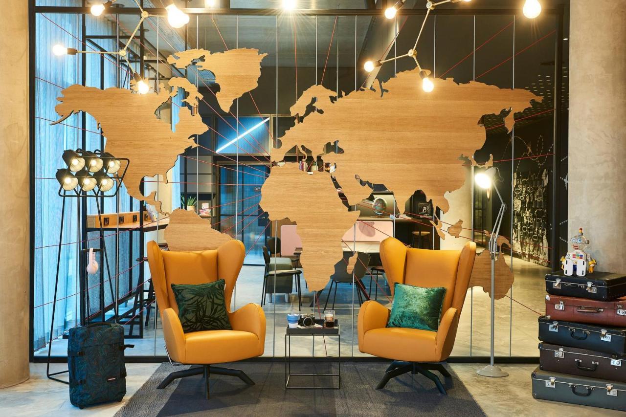 Отель Moxy Paris Charles De Gaulle Airport Руасси-эн-Франс Экстерьер фото